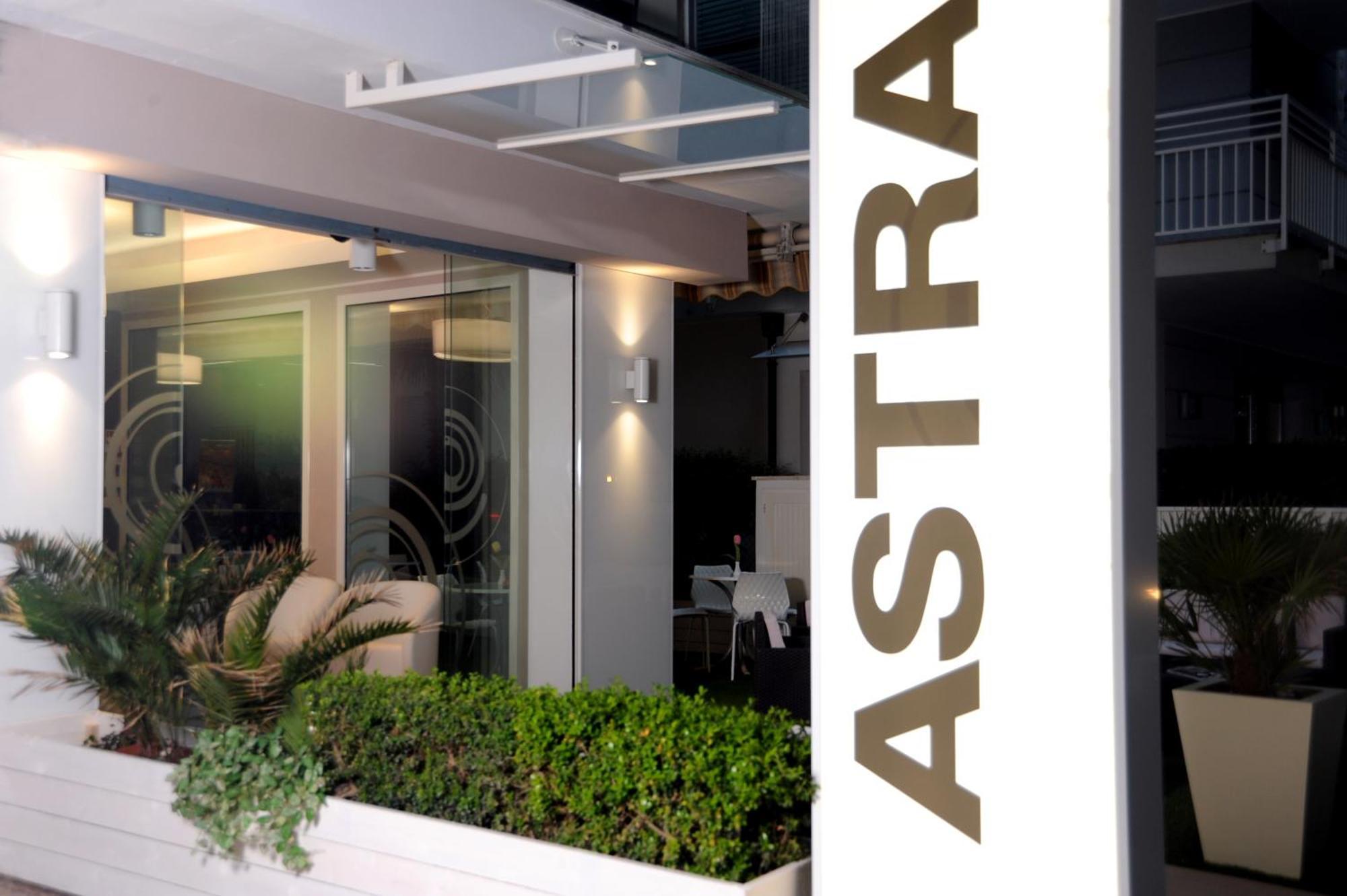 Design Hotel Astra B&B Misano Adriatico Exteriör bild